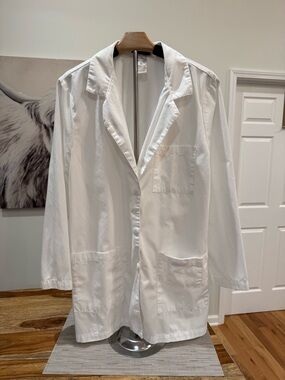 Cherokee Women’s 5-Pocket Scrub Lab Coat: White, Size 14